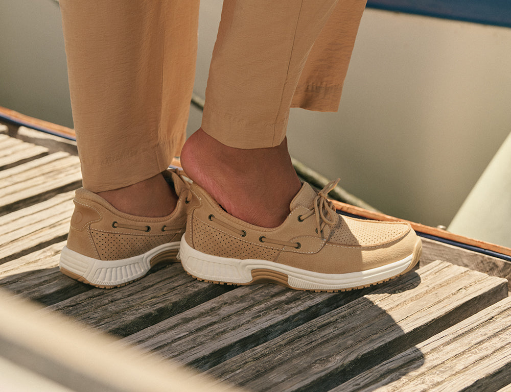 Captain Hands-Free Caramel Womens Boat Shoes