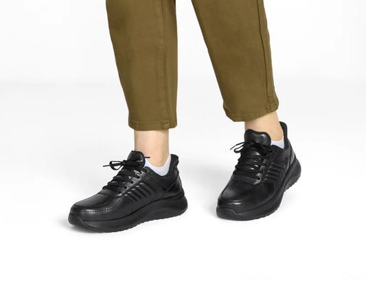 Roam Hands-Free Black Womens Trainers