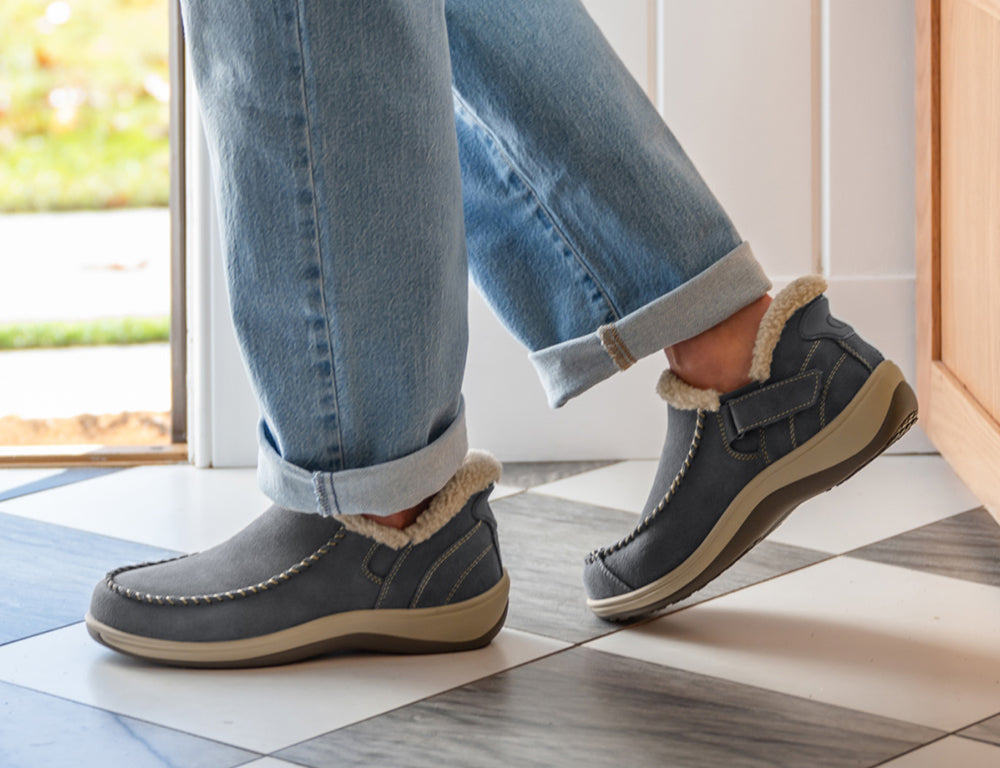 Lorin Hands-Free Grey Womens House Shoes