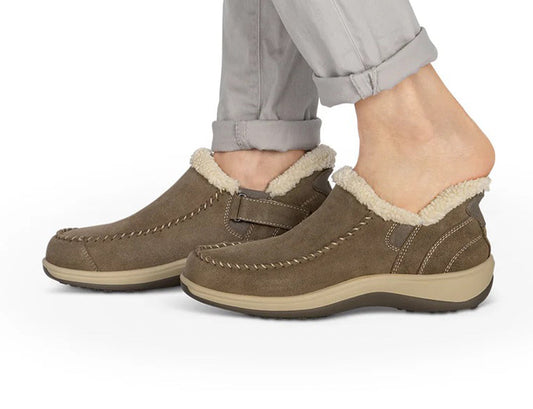 Lorin Hands-Free Light Brown Womens Suede House Shoes