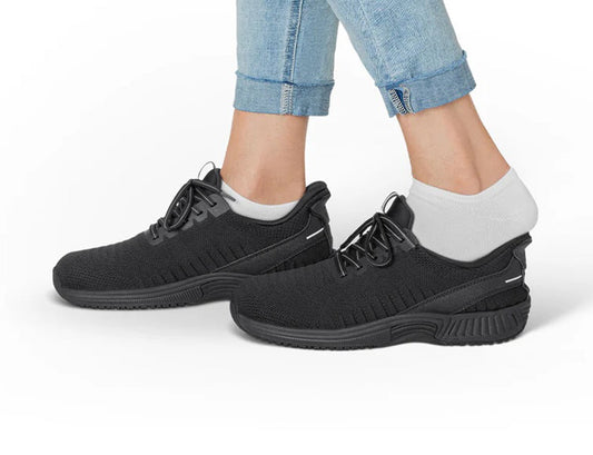 Kita Hands-Free Black Black Womens Stretch Trainers